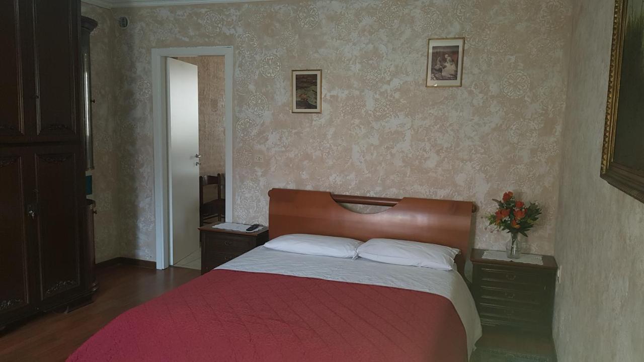 Apartment Bilocale Comodo A Tutti I Servizi. Aurora *
